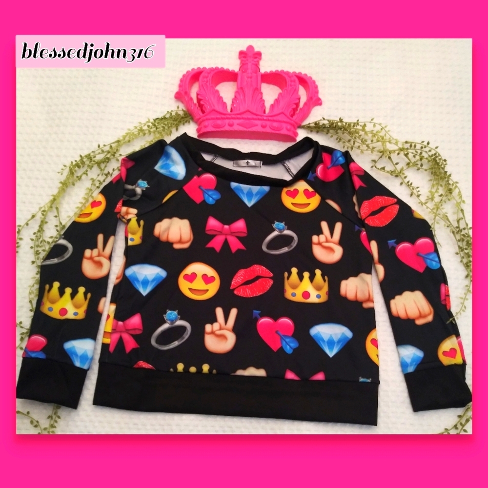 Emoji Sweater Medium Juniors NWT